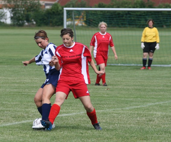 DamenFussball7